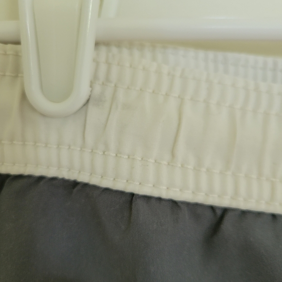 4/$20 Old Navy Boys Swim Shorts Size 6 7 Small Gray Drawstring Shorter Length - Picture 5 of 5